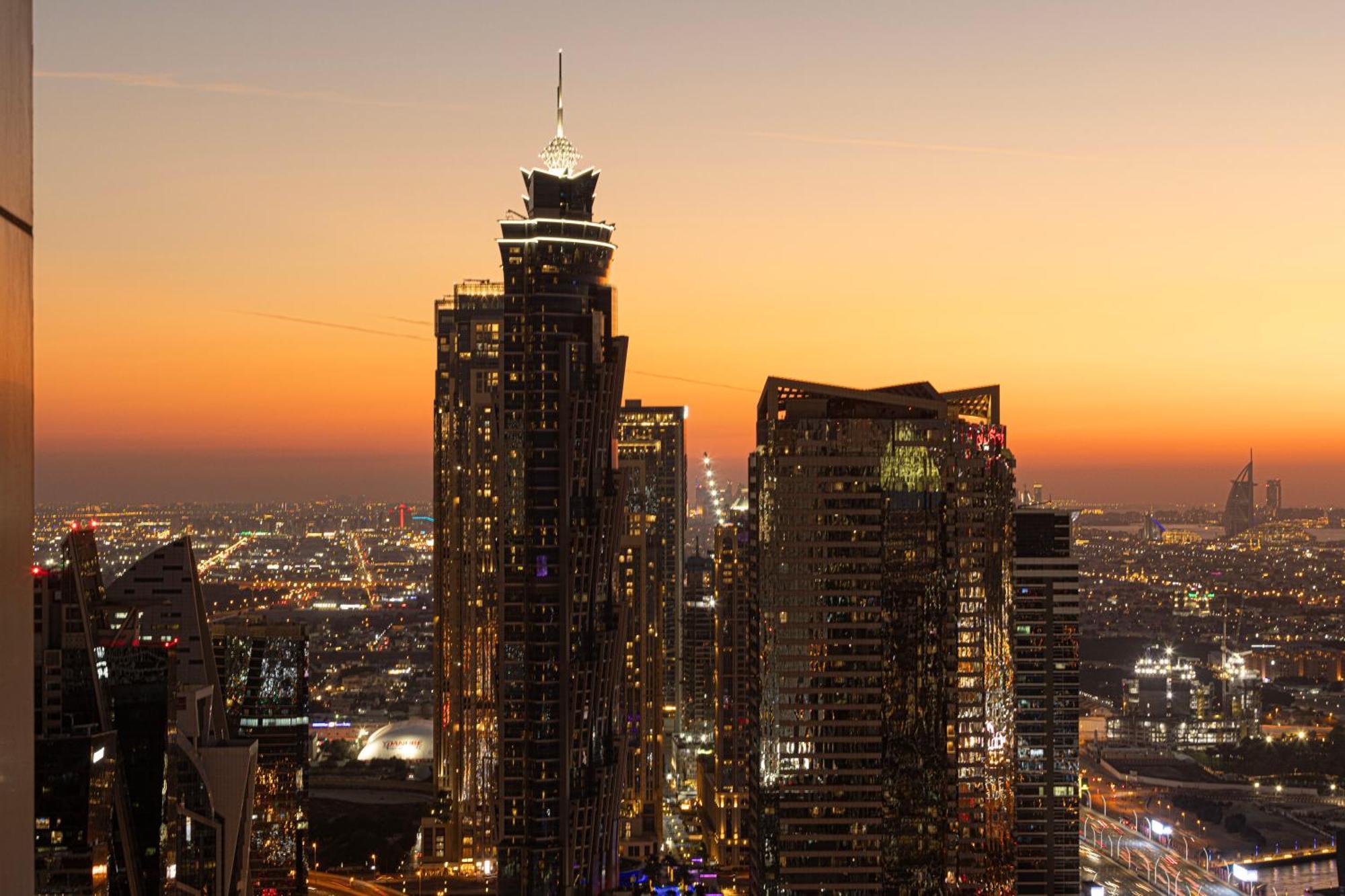 Famous Infinity Pool 64th Floor Near Burj Khalifa * Dubai